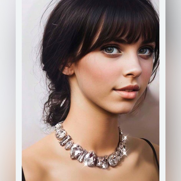 Socialite Crystal Fashion Choker Necklace - Picture 4 of 13